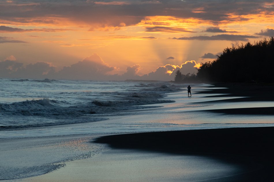 Waimea black sand beach, Kauai, Hawaii.