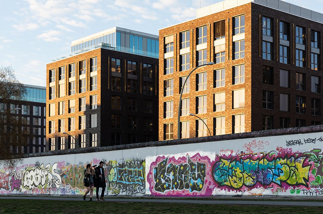 New developments overlook the East Side Gallery.