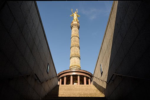 Approaching the Siegessäule from the underpass.